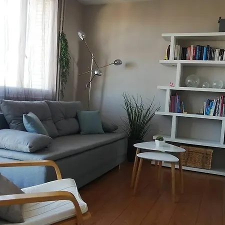 Appt Entier Proche *centre *gare شقة *